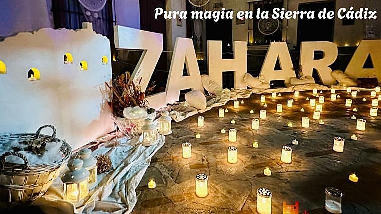 Este bonito pueblo de Cádiz brillará bajo la luz de las velas en agosto en una noche mágica: «una experiencia única que solo se da una vez al año»