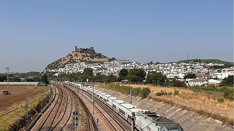 Retrasos de casi tres horas en un tren Alvia entre Madrid y Cádiz