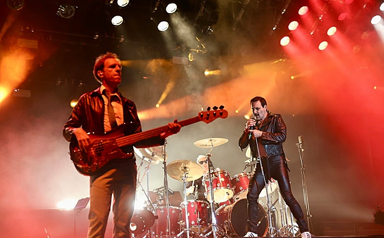 Imagen principal - Dios salve a Queen, el show continuó en Chiclana