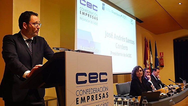 El vaso de la paciencia rebosa entre los empresarios de Cádiz por el estado de las infraestructuras