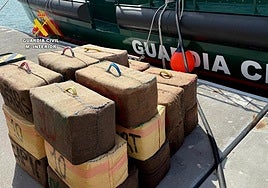 Abortado un alijo de hachís en la desembocadura del Guadalquivir tras seis horas de persecución