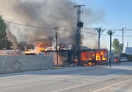 Arde la Venta López en Chiclana