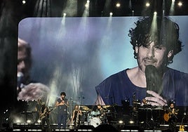 Melendi abre el baúl de los recuerdos y convierte 20 años en una eternidad