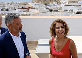 Montero resalta la rehabilitación del antiguo ayuntamiento de Rota con inversión de dos millones del Gobierno