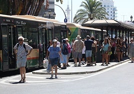 Cádiz sobre ruedas... o casi: el transporte urbano en la cuerda floja