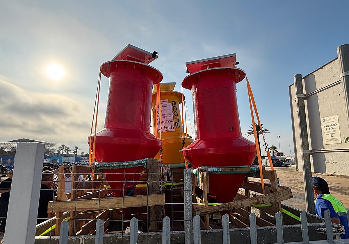 Boyas inteligentes para monitorizar la calidad del agua de las playas de la Bahía de Cádiz en tiempo real