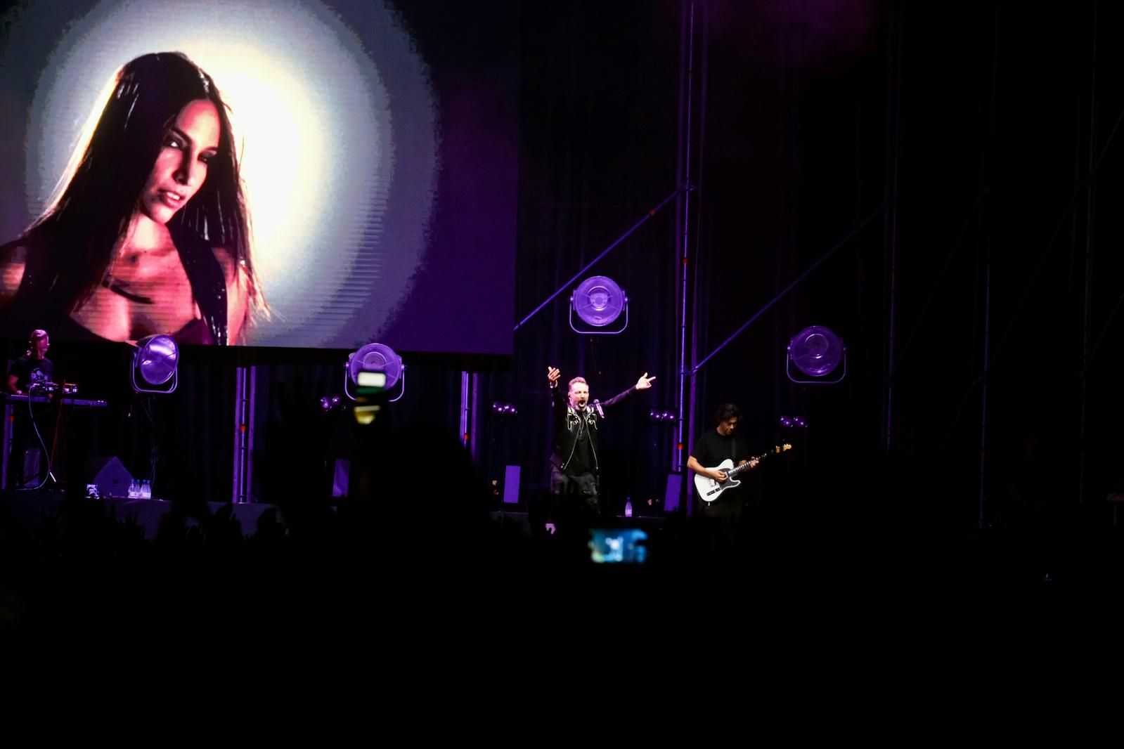 Fotos: Los ojos en Cádiz miran con ilusión las historias de amor de OBK
