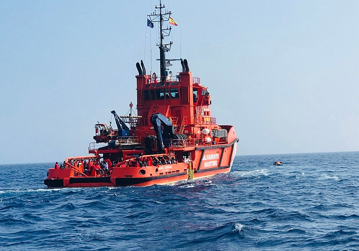 Rescatado un hombre a cinco millas de la Punta Carnero de Algeciras