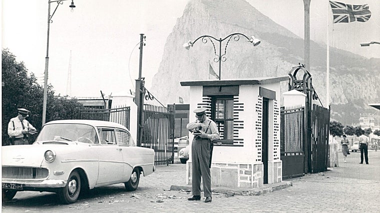 En la imagen, días antes de la reapertura al tránsito peatonal en 1982