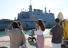 Así ha salido la salida del buque 'Galicia' de la Base de Rota