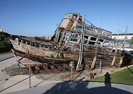 Imagen secundaria 1 - El Vapor de El Puerto, una muerte varada catorce años después