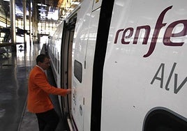 Nuevo caos ferroviario: La avería de un tren suspende la circulación de trenes entre Madrid y Andalucía