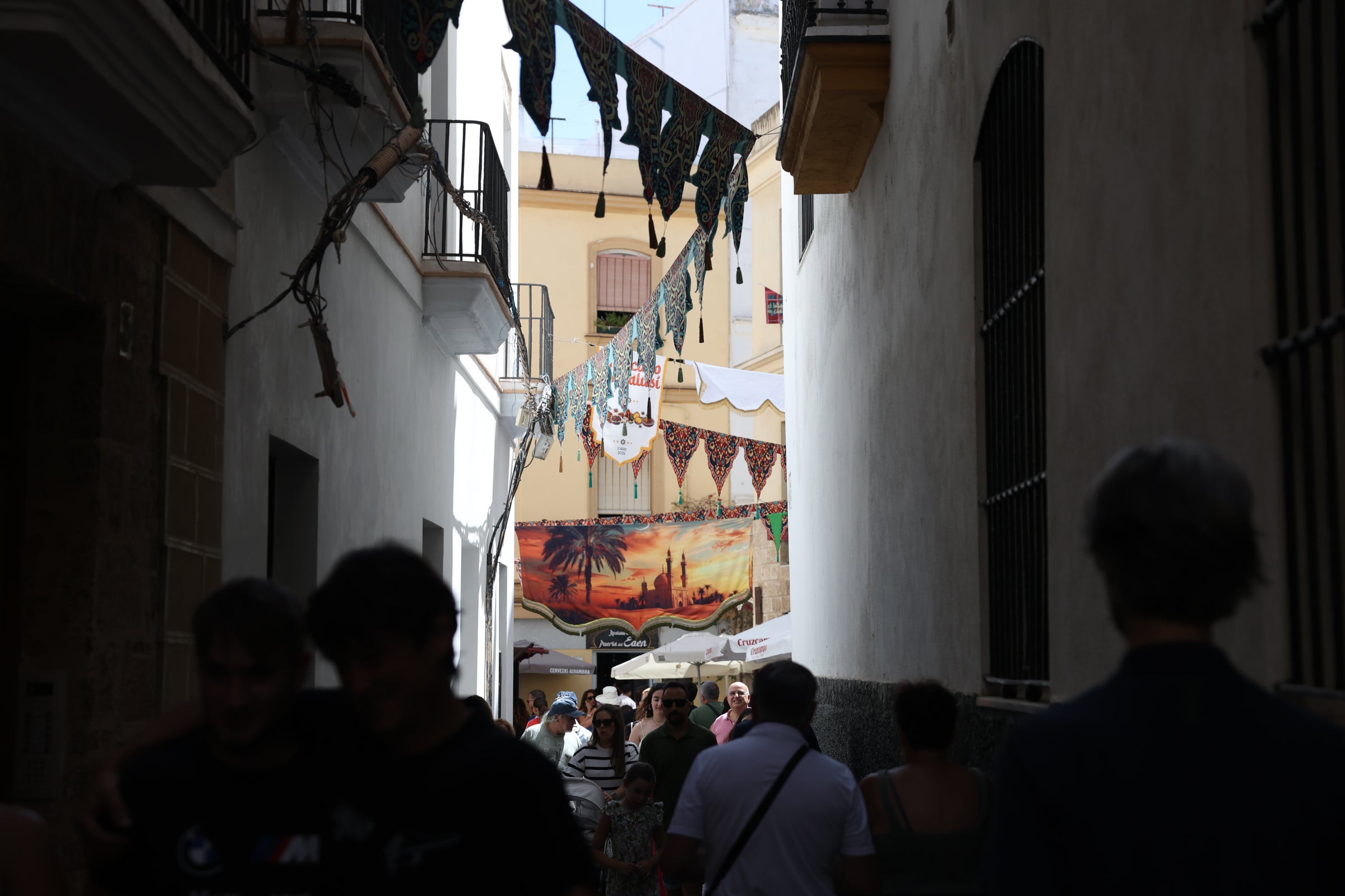 Gran ambiente en la segunda jornada del Mercado Andalusí en Cádiz
