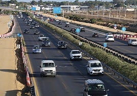 Tráfico denso en la 'operación retorno' por las carreteras de Cádiz: toca el viaje de vuelta