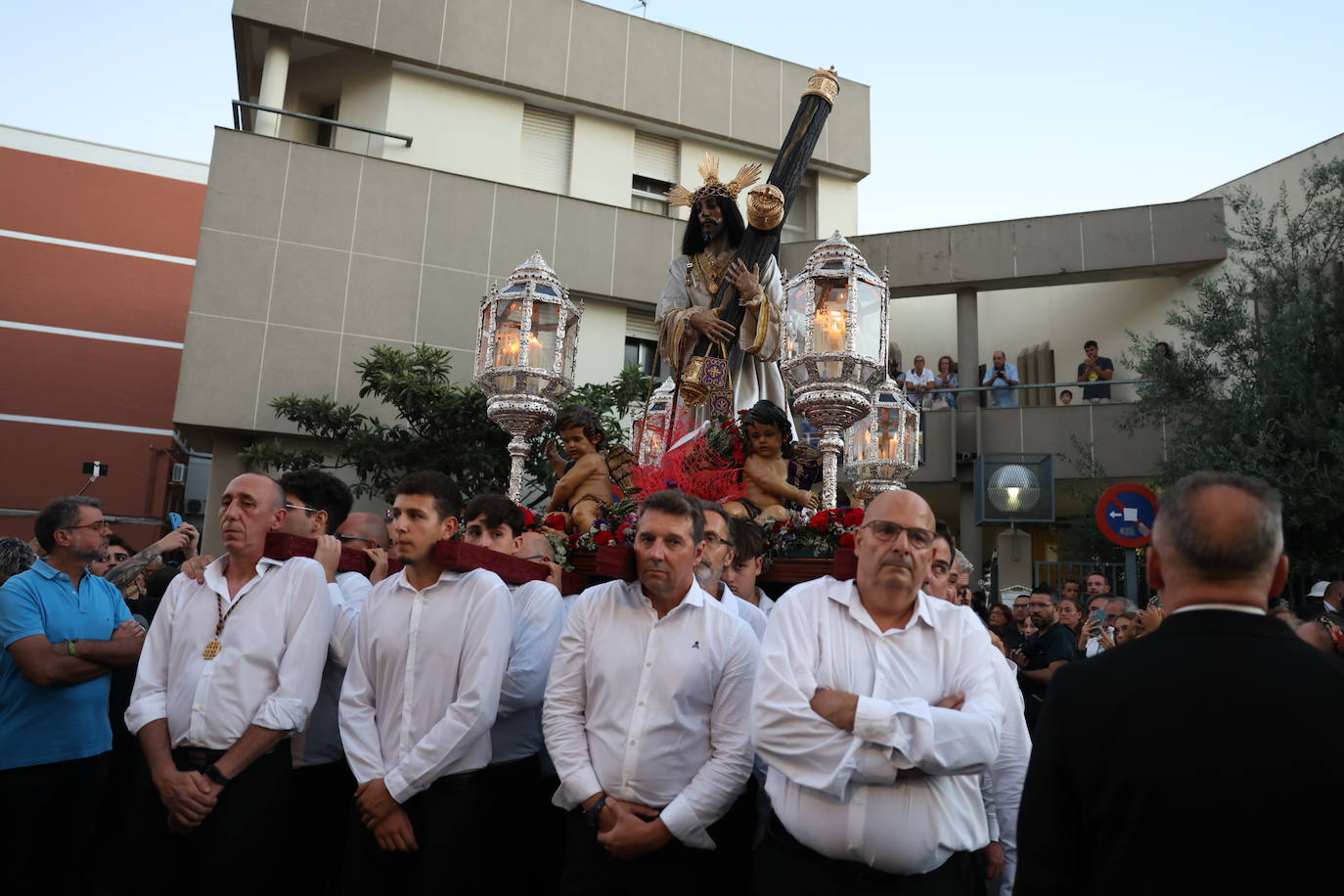 Fotos: Jesús Nazareno peregrina hacia la la Parroquia Nuestra Señora de Loreto