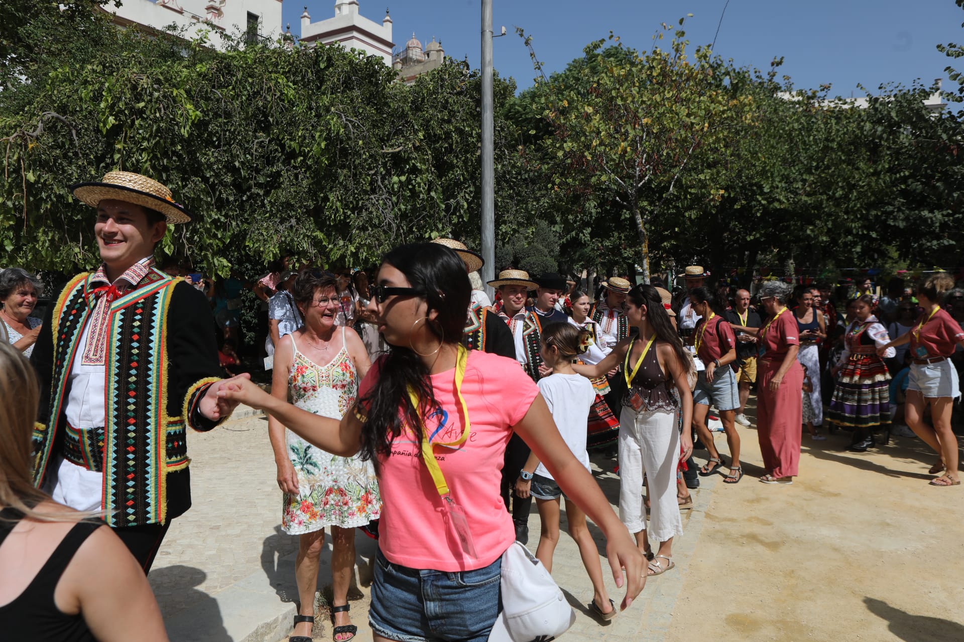 Fotos: Las imágenes del taller Danzas Internacionales del Festival de Folklore de Cádiz