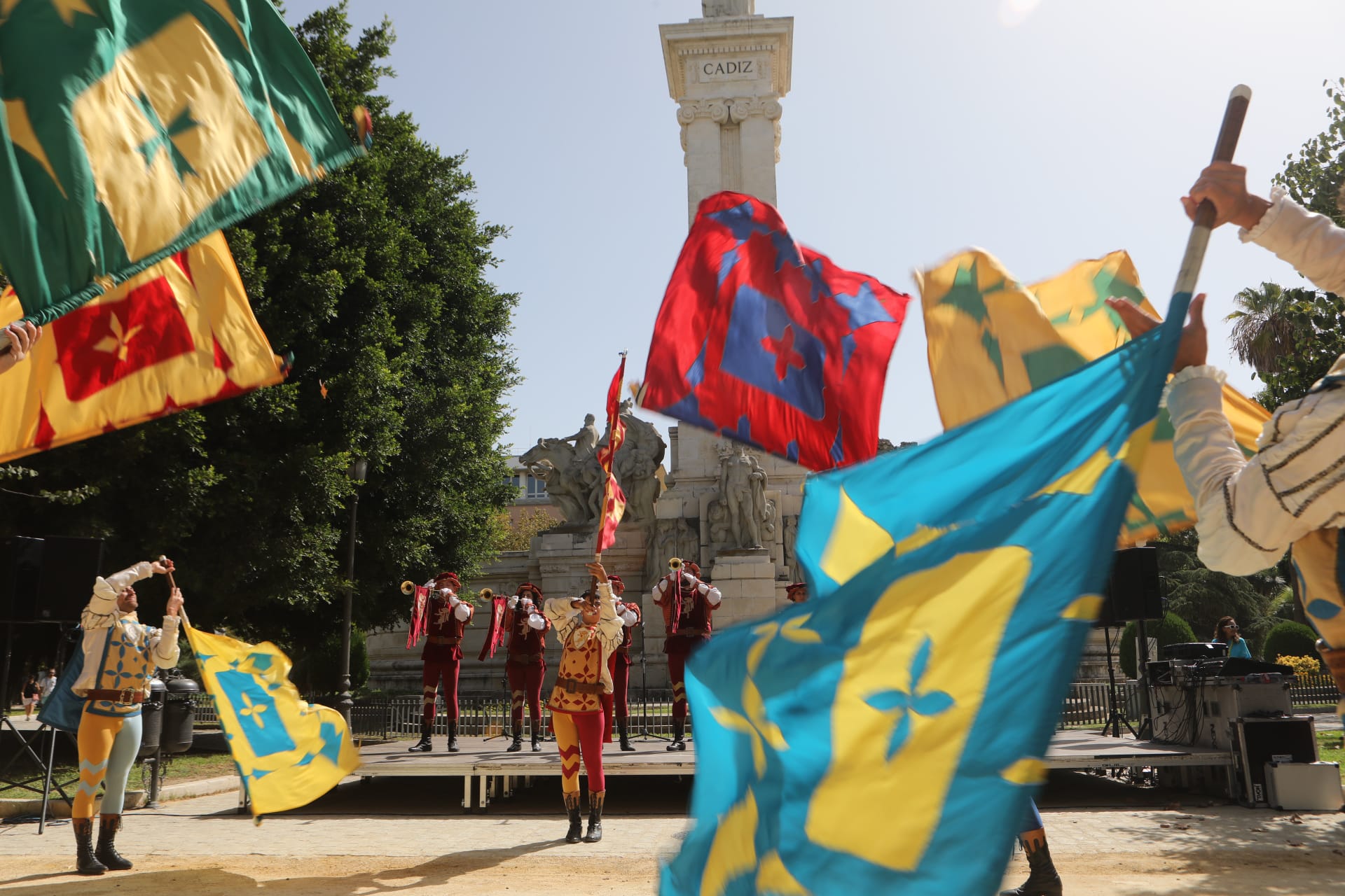 Fotos: Las imágenes del taller Danzas Internacionales del Festival de Folklore de Cádiz