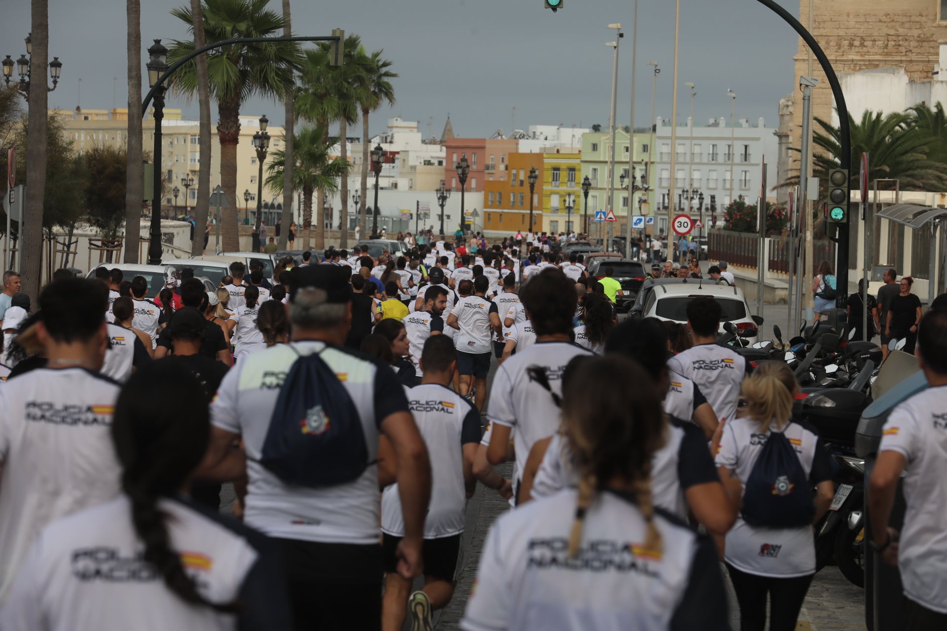 Fotos: Las imágenes de la carrera solidaria por las enfermedades raras de la Policía Nacional en Cádiz