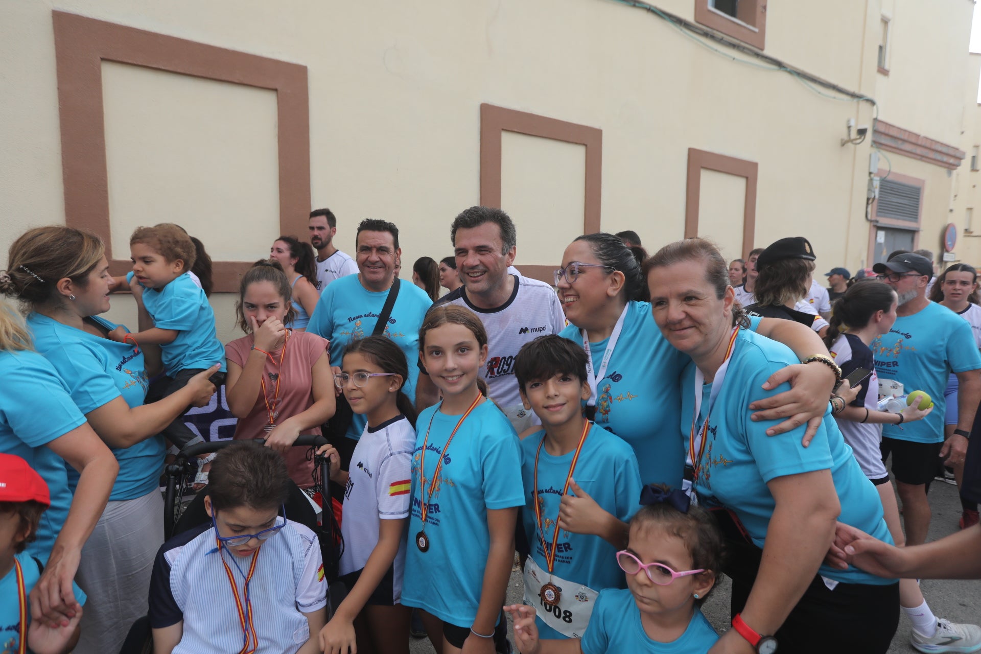 Fotos: Las imágenes de la carrera solidaria por las enfermedades raras de la Policía Nacional en Cádiz