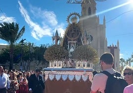 La Virgen de Regla de Chipiona procesiona con una reliquia del 'Santo millenial', Carlo Acutis