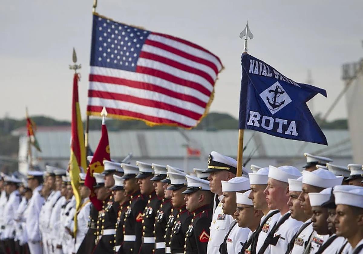 Miembros de la marina estadounidense en la base naval de Rota