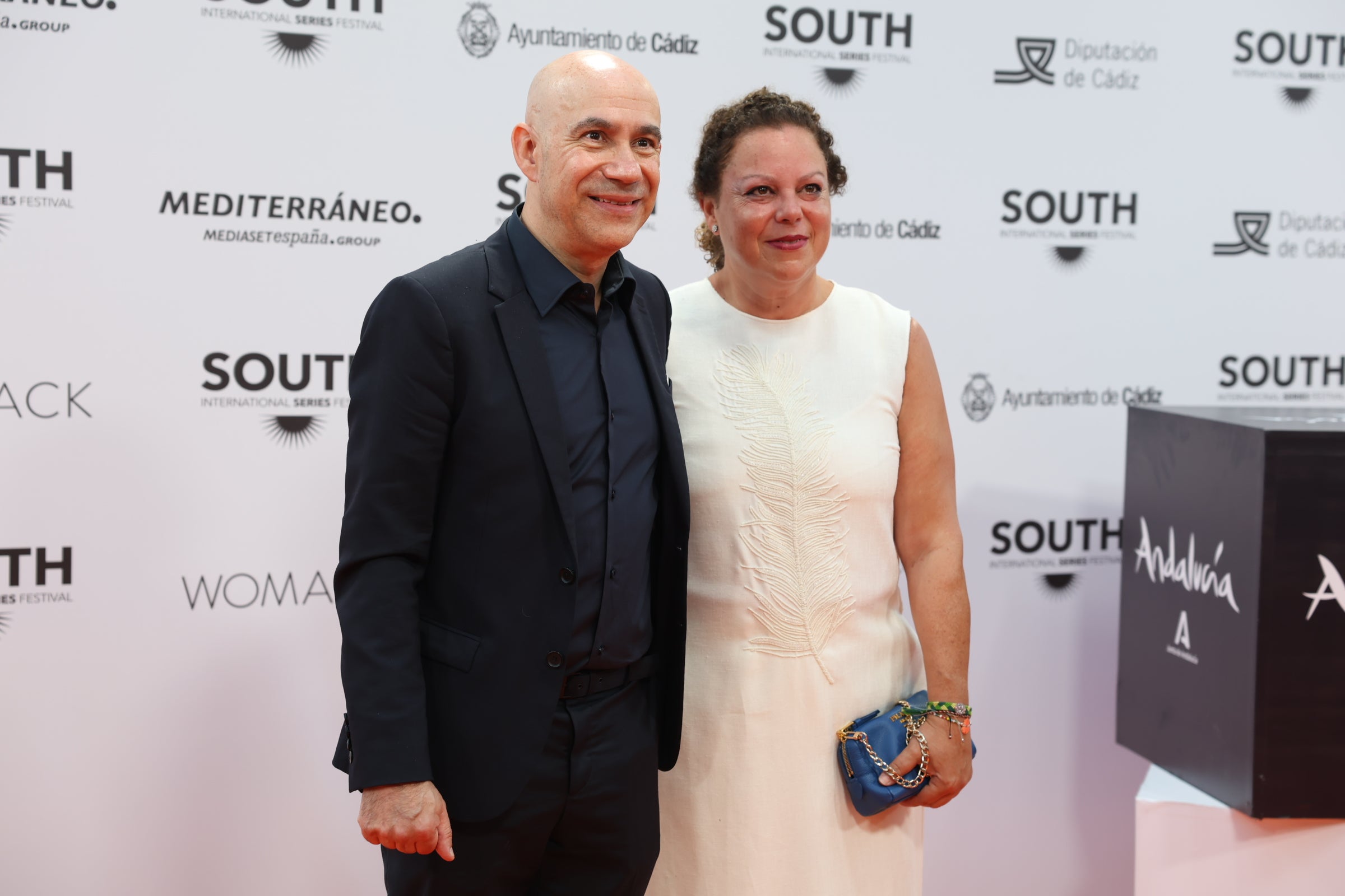 Las imágenes del primer desfile de estrellas por la alfombra naranja