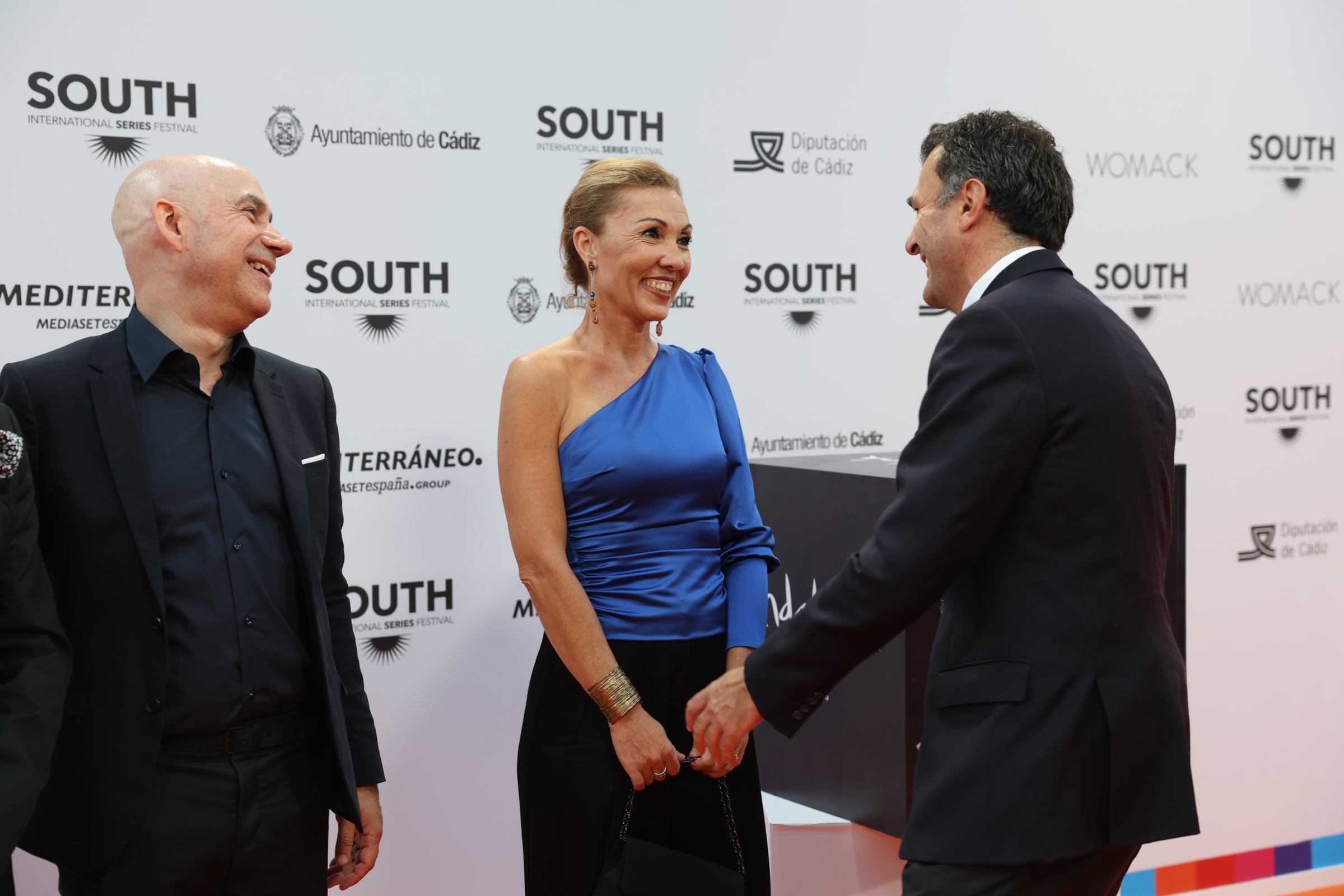 Las imágenes del primer desfile de estrellas por la alfombra naranja