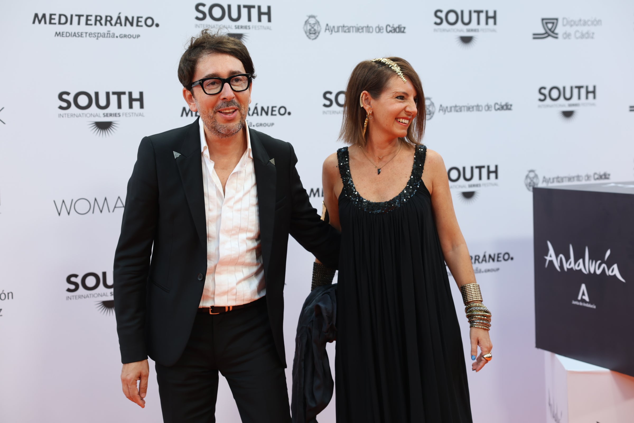 Las imágenes del primer desfile de estrellas por la alfombra naranja