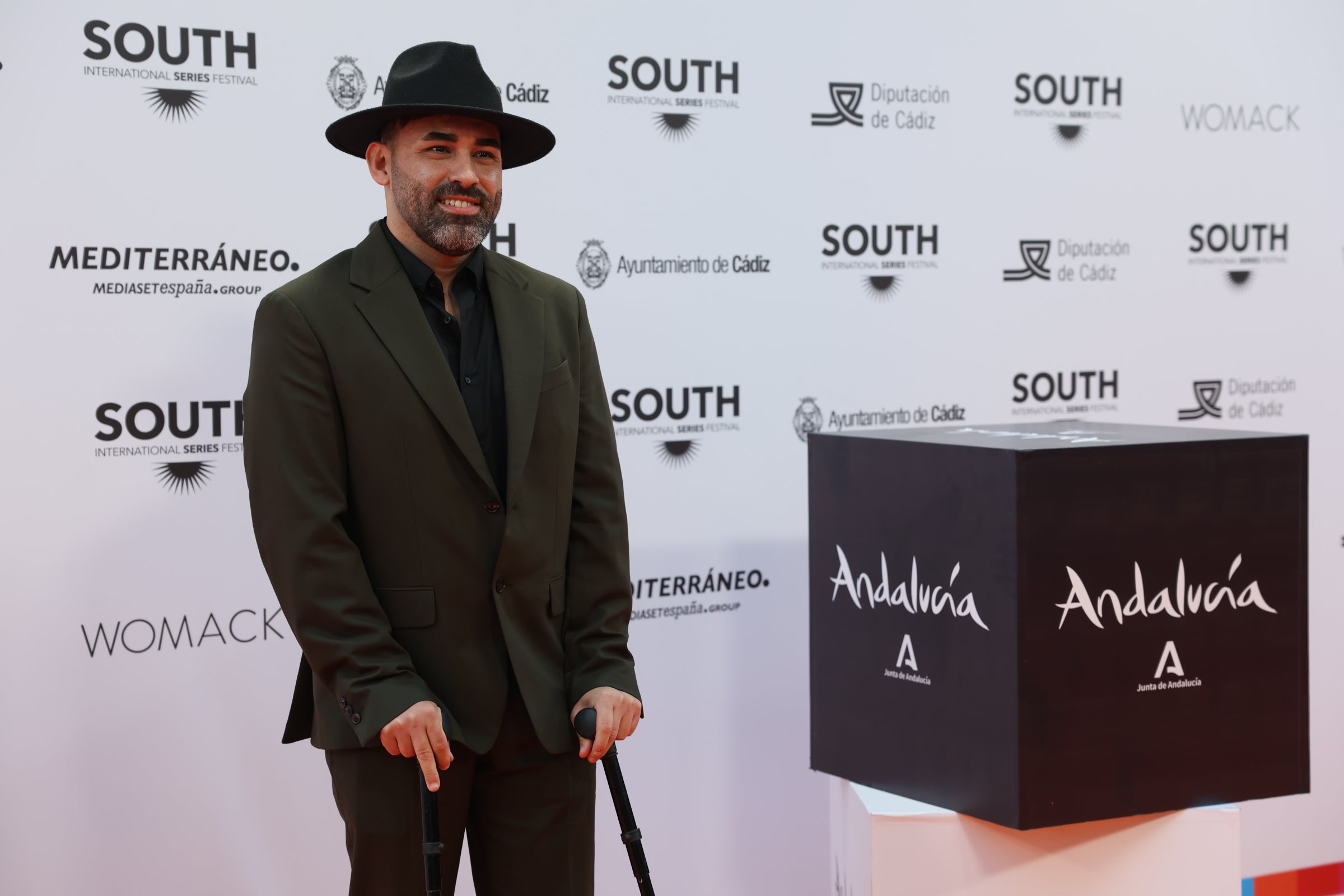 Las imágenes del primer desfile de estrellas por la alfombra naranja