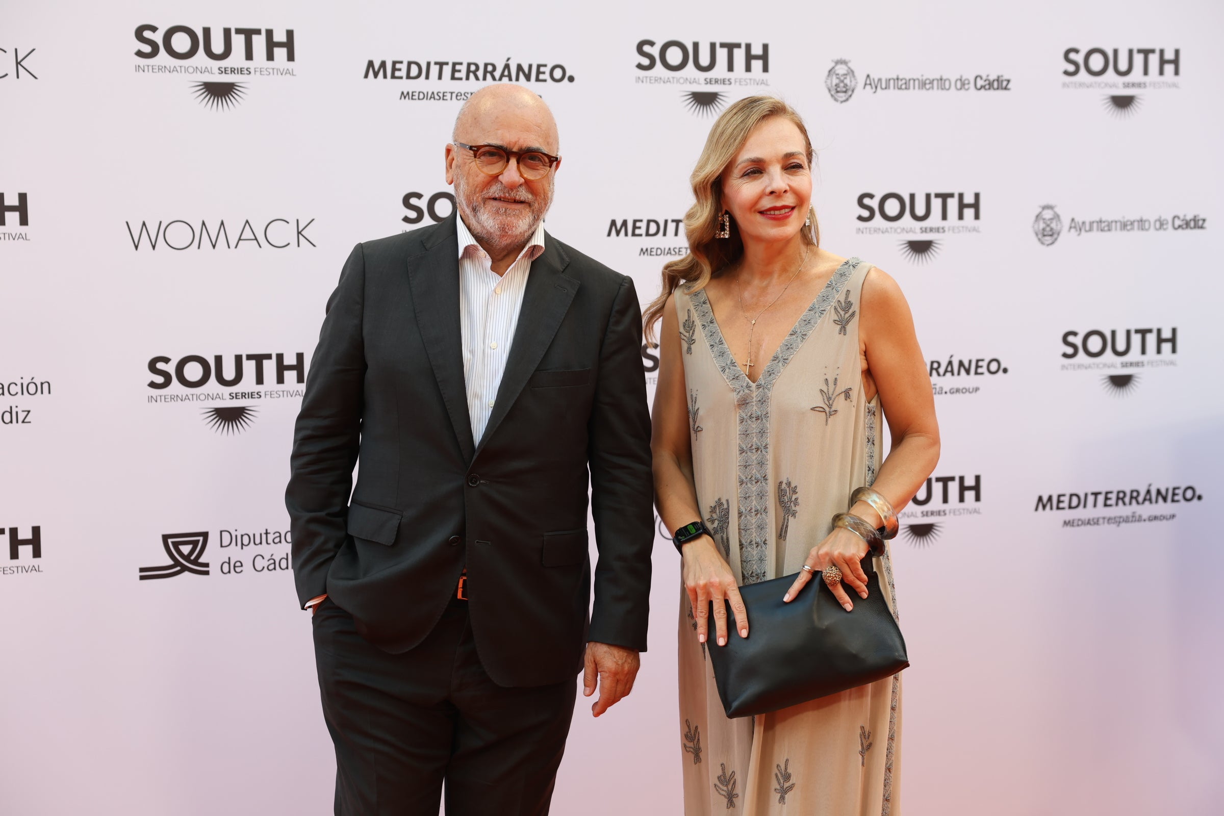 Las imágenes del primer desfile de estrellas por la alfombra naranja