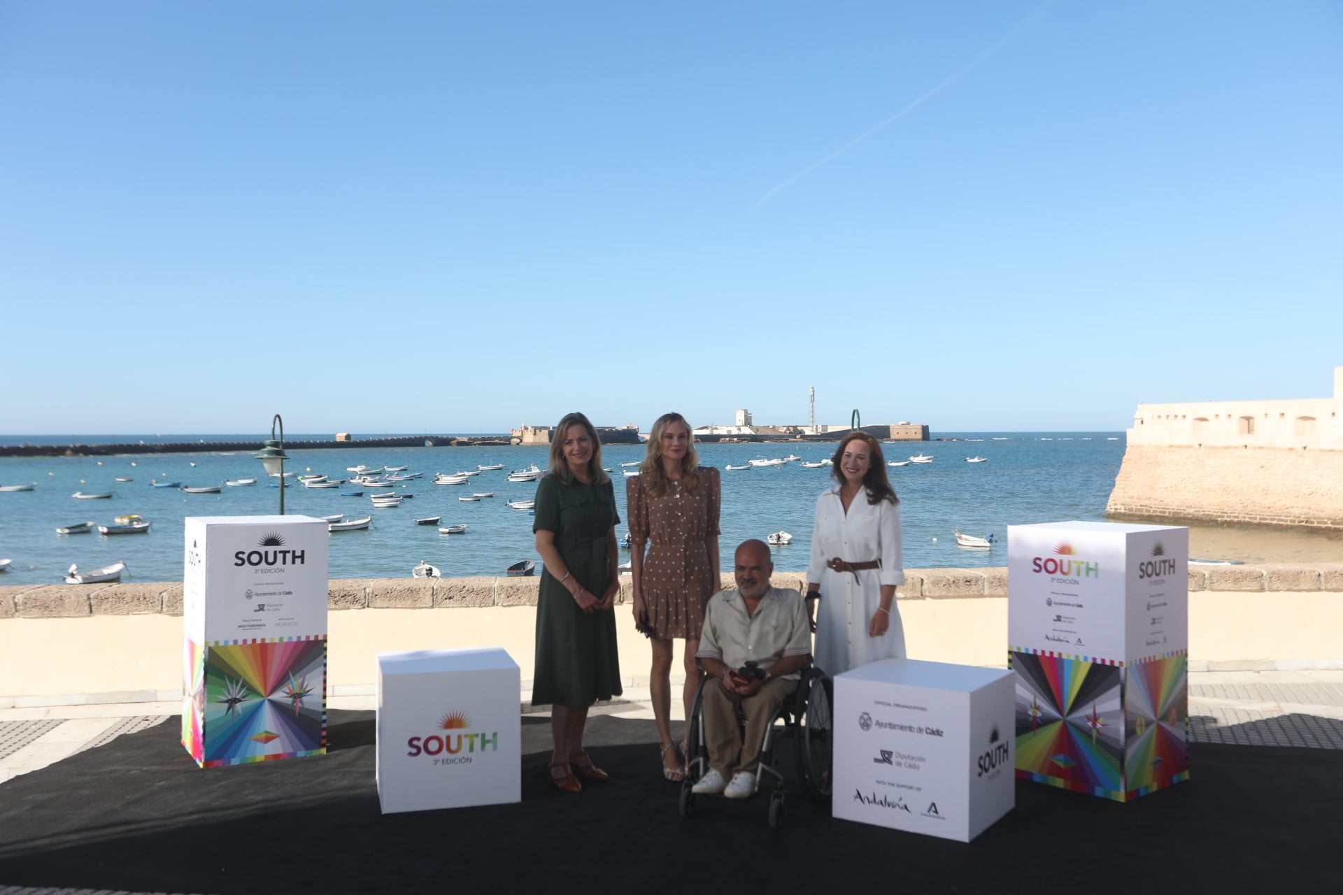 Paco León centra la expectación en La Caleta