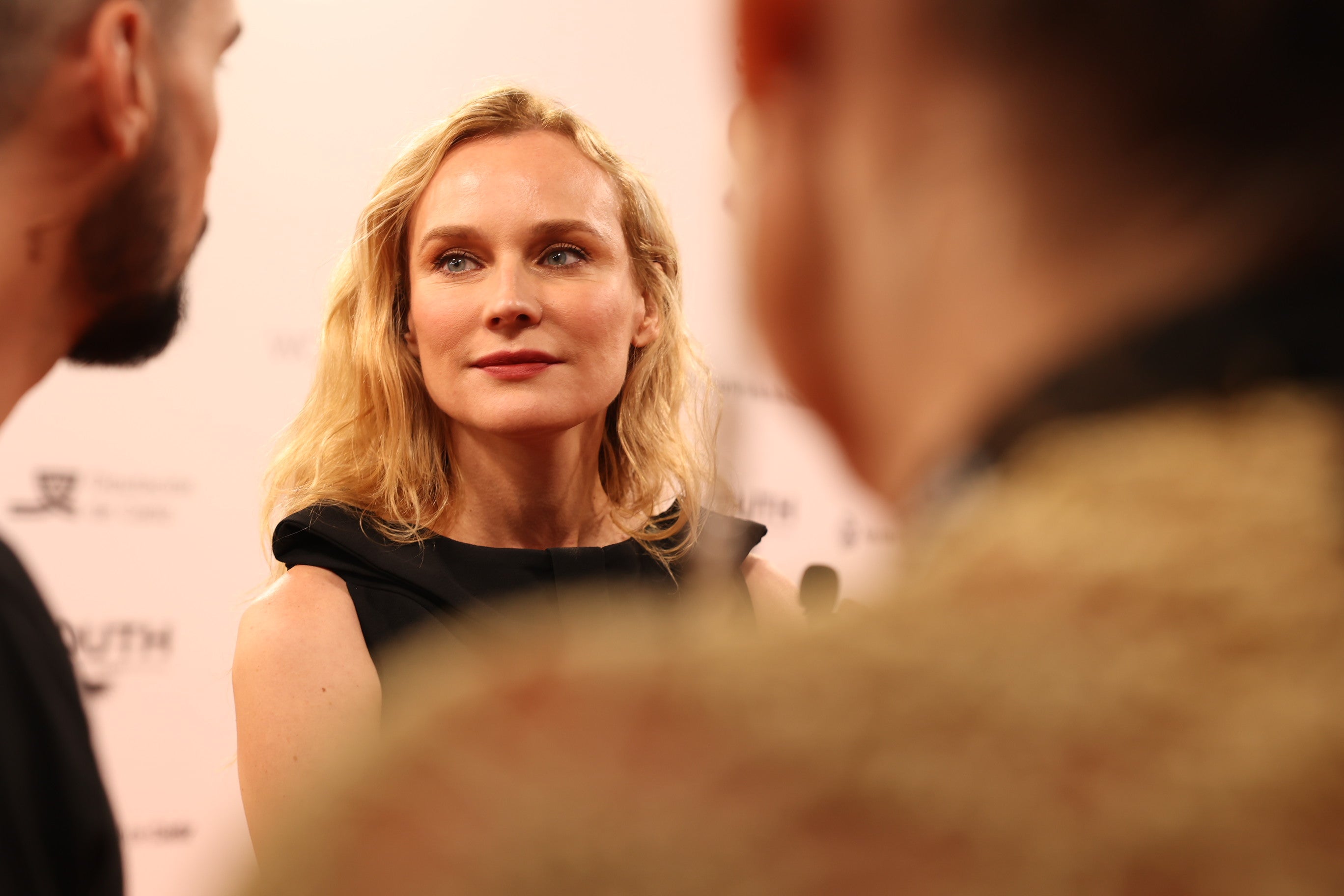 Segunda jornada de estrellas en la alfombra naranja del South Series Festival