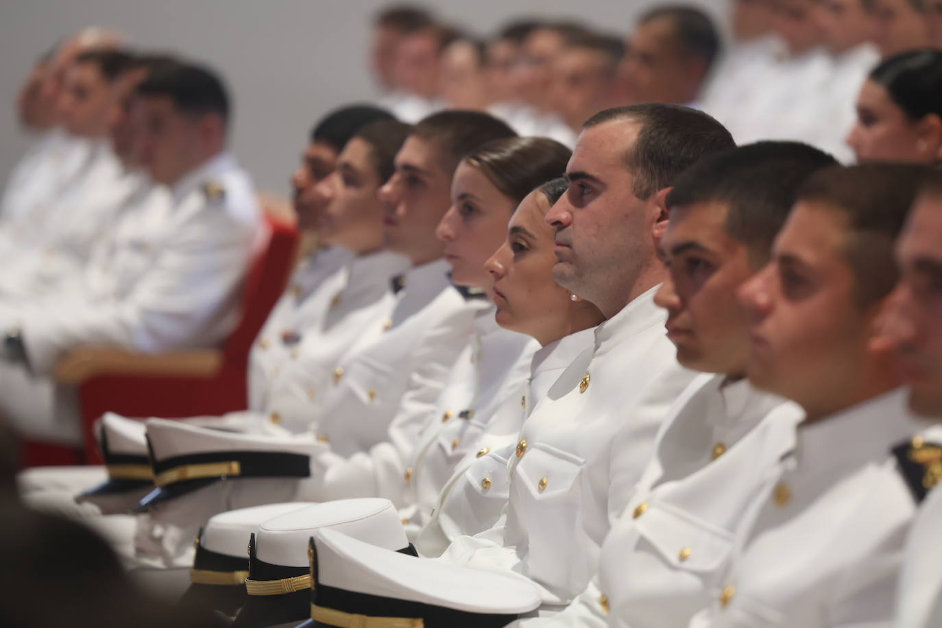 Fotos: Margarita Robles inaugura el curso académico en la Escuela de Suboficiales de la Armada en San Fernando