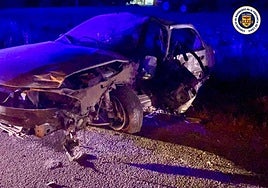Muere una persona tras la colisión de un camión y un turismo en Arcos