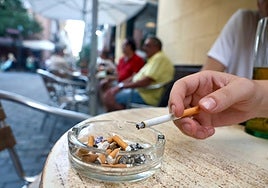 Los hosteleros de Cádiz, en contra de la nueva ley antitabaco: «Es una imposición y no tiene sentido»