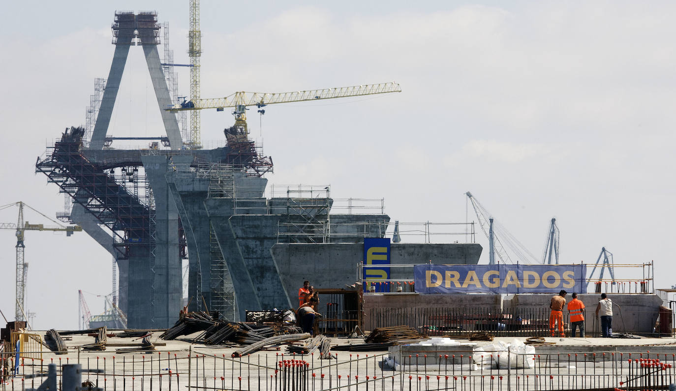 La construcción de un símbolo: Las imágenes de las obras del puente de la Constitución de 1812 de Cádiz