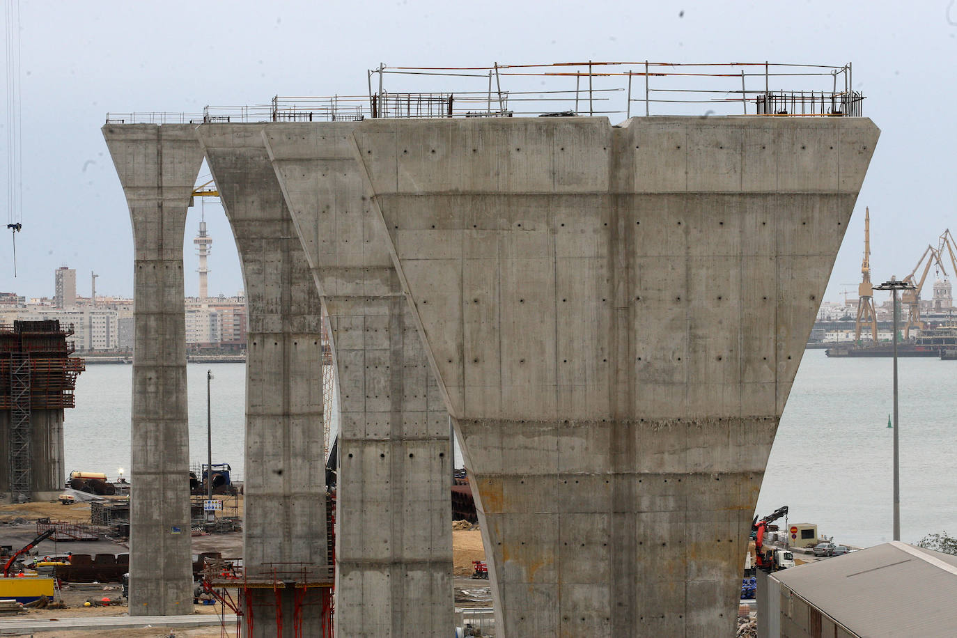 La construcción de un símbolo: Las imágenes de las obras del puente de la Constitución de 1812 de Cádiz
