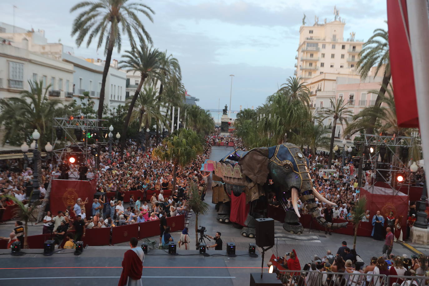 Fotos: Así ha sido el cortejo inaugural de Cádiz Romana