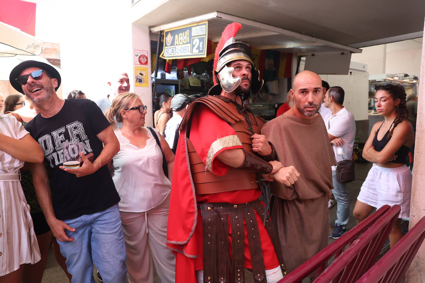 Lucha romana por los chicharrones en el Mercado de Abastos de Cádiz: Gadea musgades, panem, circus et chicharrones