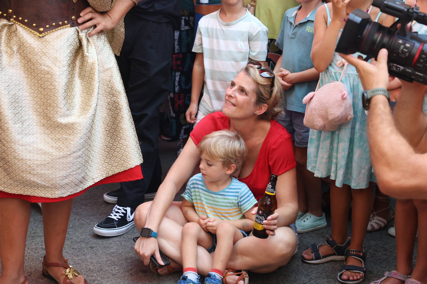 Lucha romana por los chicharrones en el Mercado de Abastos de Cádiz: Gadea musgades, panem, circus et chicharrones