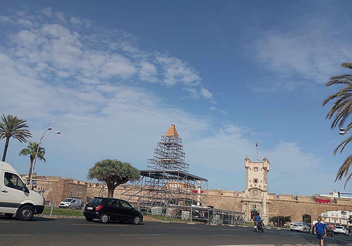 El espectáculo de clausura de Gades Romana se prepara en Puerta de Tierra