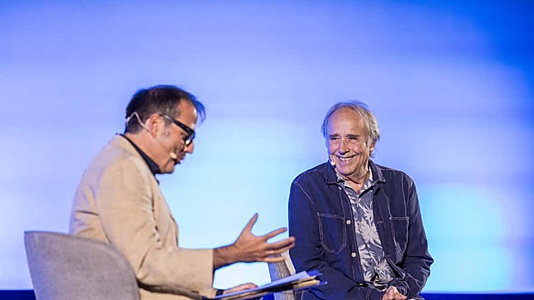 Joan Manuel Serrat cumple su deseo de encontrarse con los 'serratianos' isleños: «Era importante para irme contento»