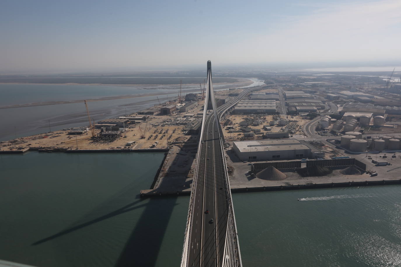 Fotos: La Bahía de Cádiz desde el punto más alto del puente de la Constitución de 1812, el imponente viaje al &#039;cielo&#039;