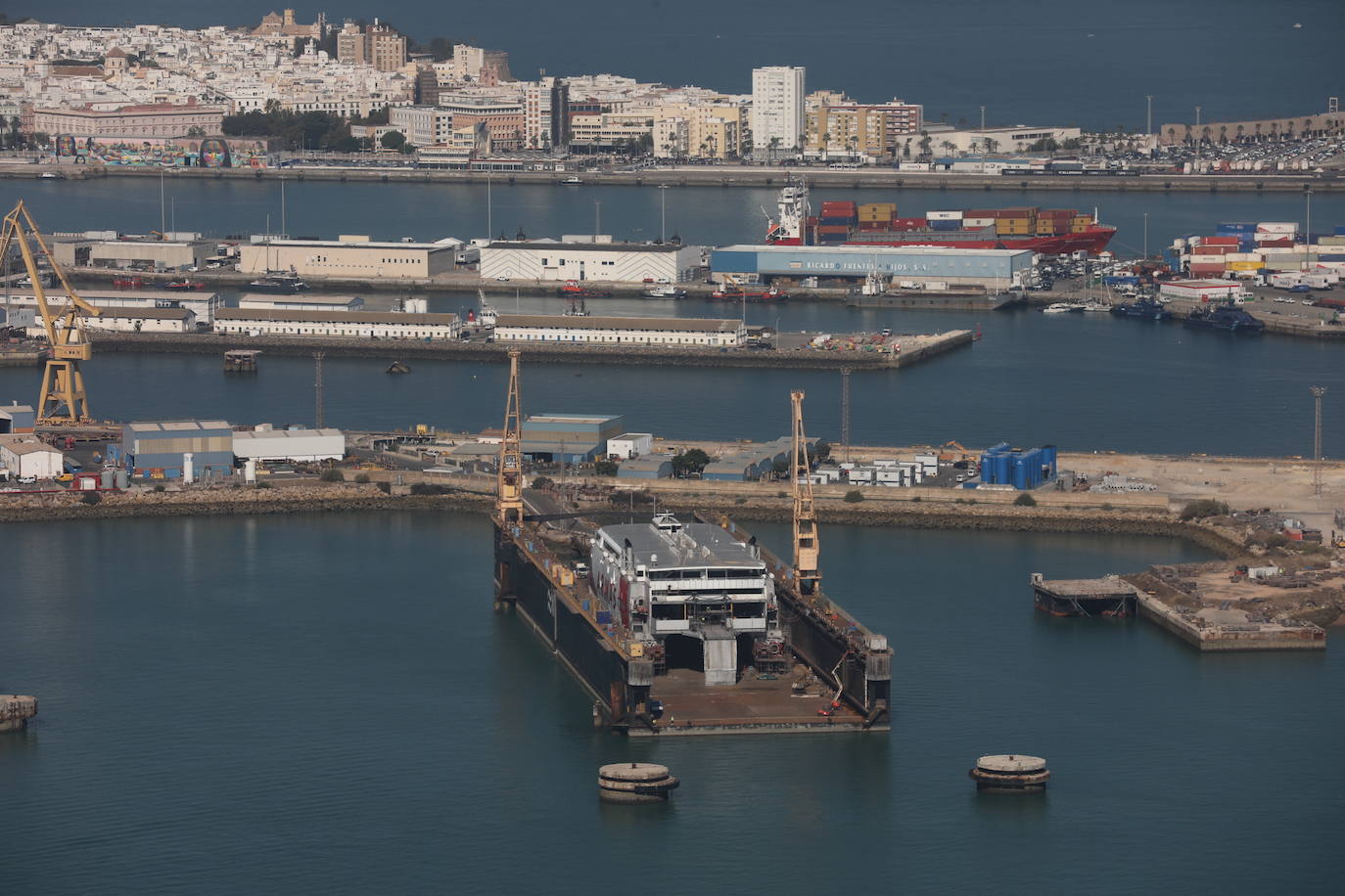 Fotos: La Bahía de Cádiz desde el punto más alto del puente de la Constitución de 1812, el imponente viaje al &#039;cielo&#039;