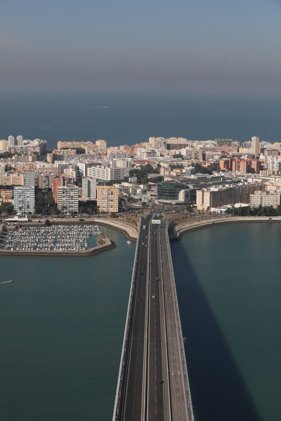 Fotos: La Bahía de Cádiz desde el punto más alto del puente de la Constitución de 1812, el imponente viaje al &#039;cielo&#039;