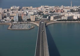 Cádiz desde el punto más elevado del puente de la Constitución de 1812