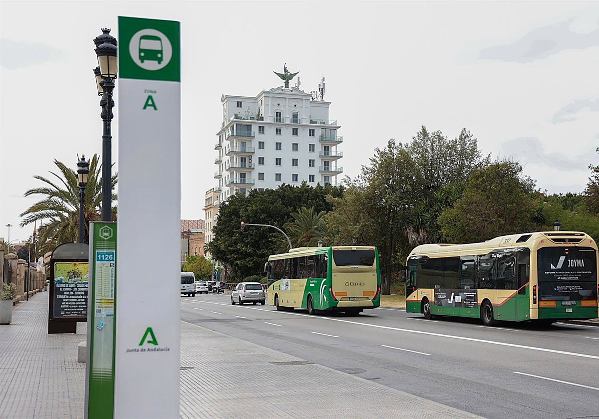 Cortes de tráfico y cambio de servicio de autobuses en Cádiz este sábado.