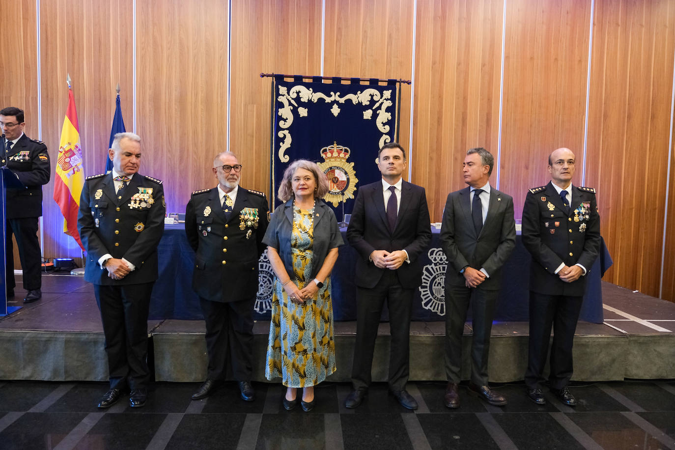 Fotos: Acto de la Policía Nacional con motivo de la fiesta de los Santos Ángeles Custodios en Cádiz