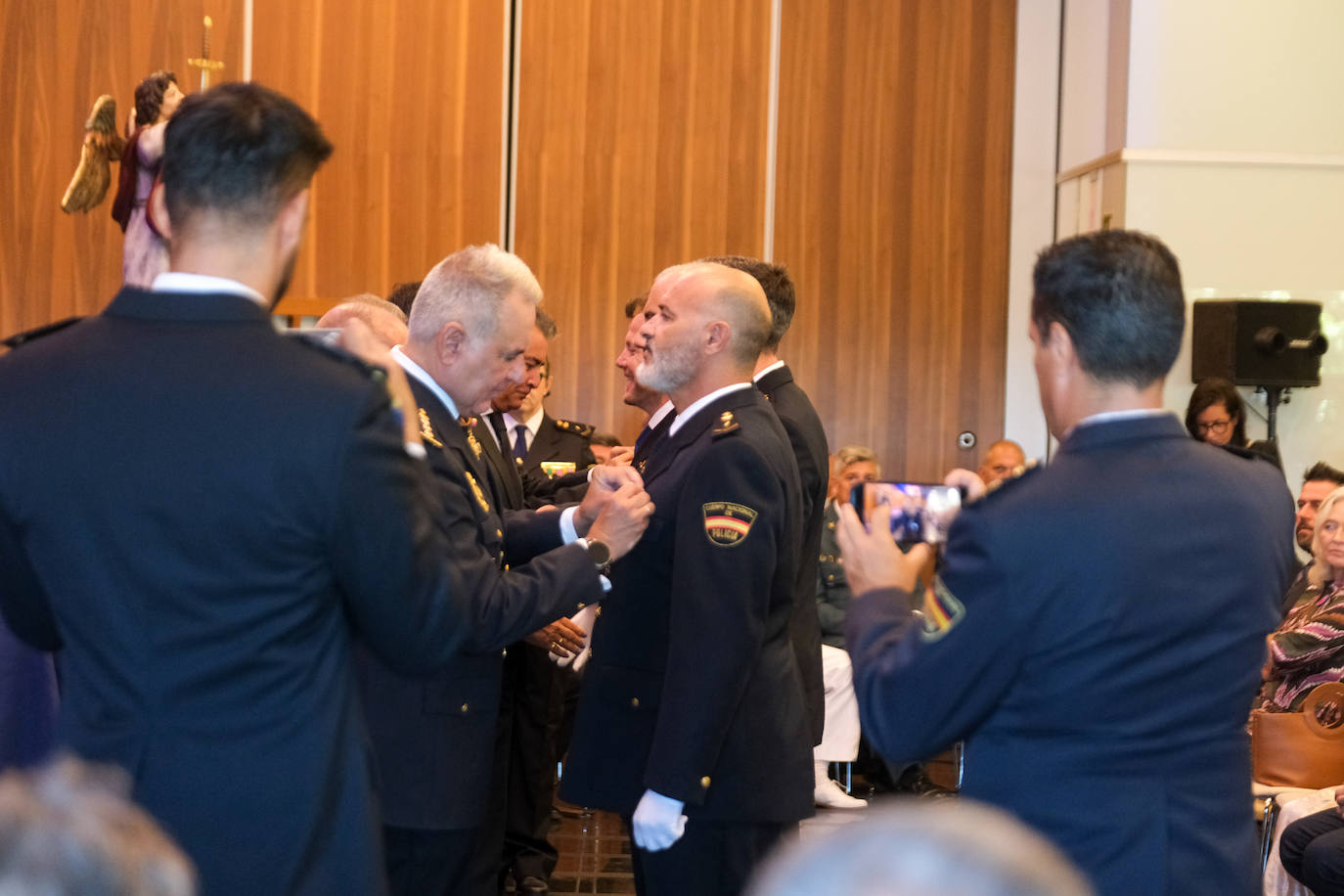 Fotos: Acto de la Policía Nacional con motivo de la fiesta de los Santos Ángeles Custodios en Cádiz