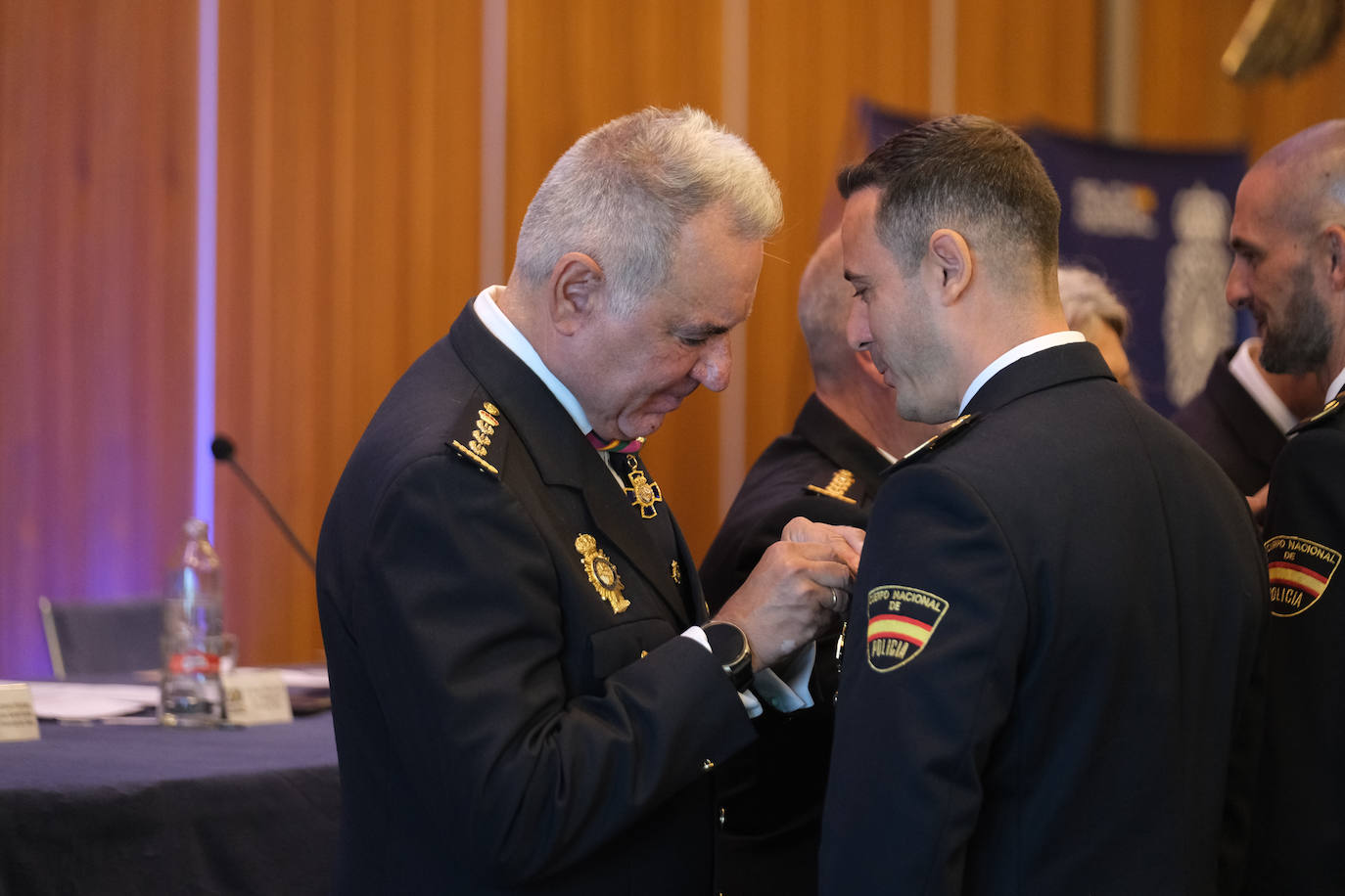 Fotos: Acto de la Policía Nacional con motivo de la fiesta de los Santos Ángeles Custodios en Cádiz